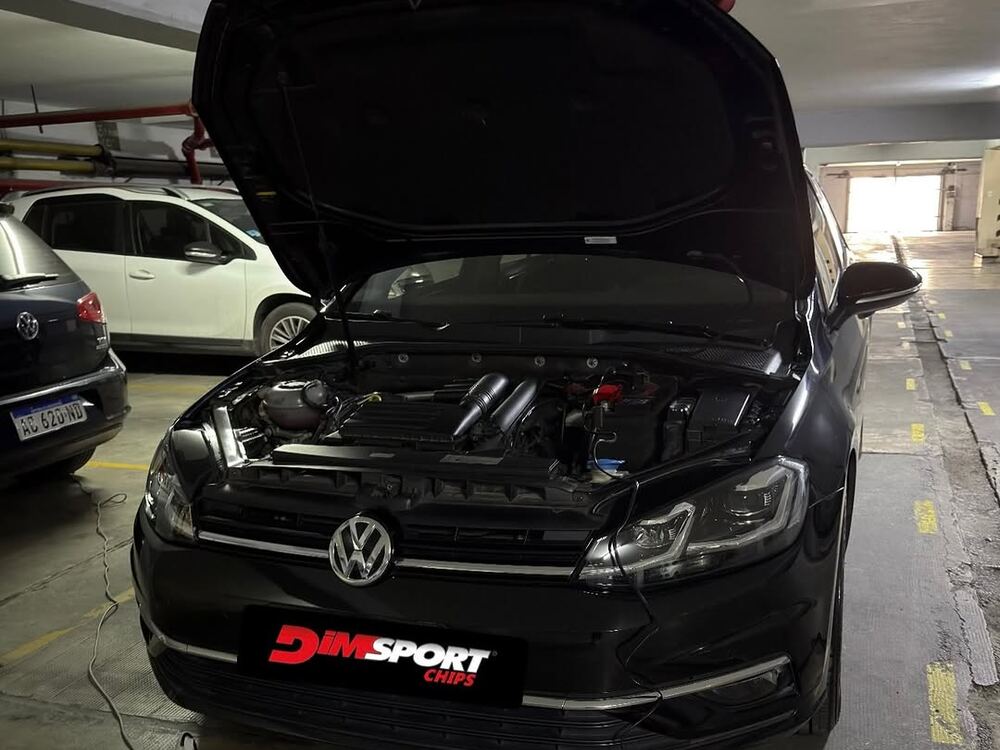 Volkswagen Golf 1.4 TSI en el taller de Dimsport Chips