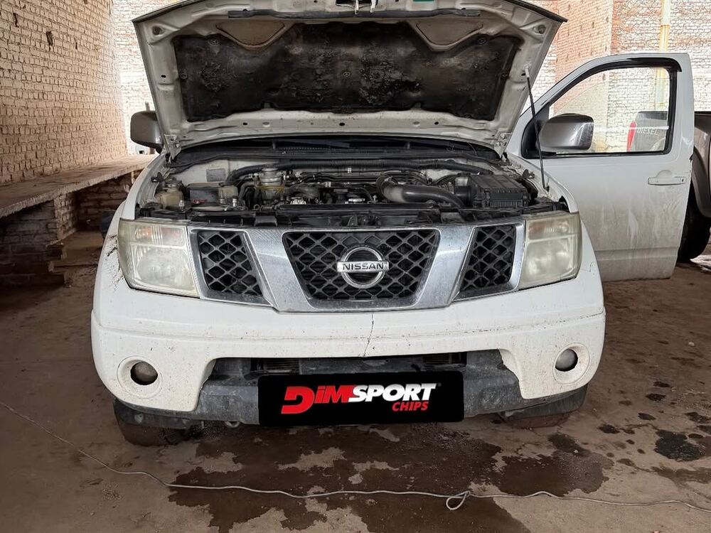 Nissan Frontier en el taller de Dimsport Chips